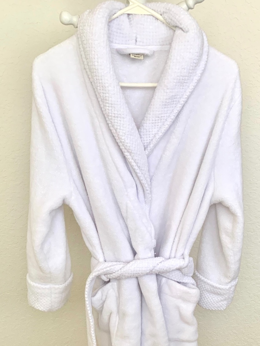 White Fleece Robe - Picture 5 of 5